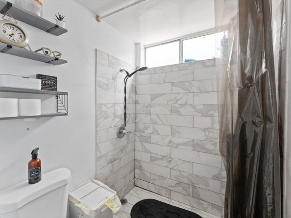 489 E 55th St E, Long Beach CA 90805