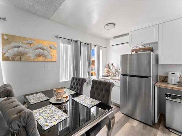 489 E 55th St E, Long Beach CA 90805