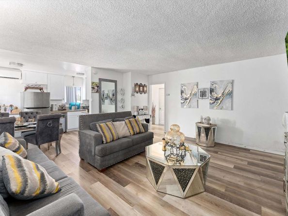 489 E 55th St E, Long Beach CA 90805