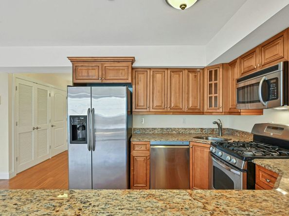 124 68th St 206, Guttenberg NJ 07093
