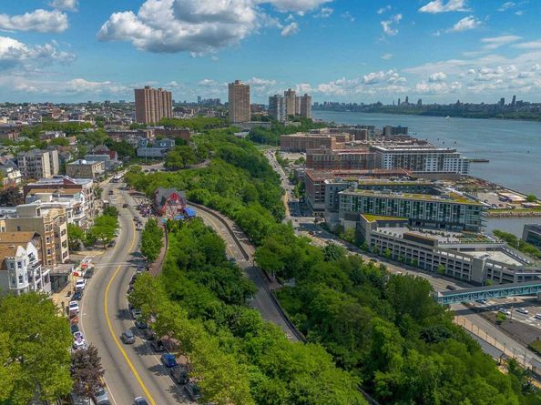937 Blvd East 1, Weehawken NJ 07086