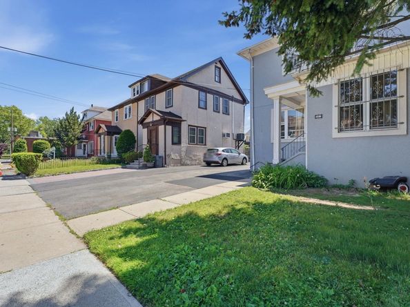 601 80th St, North Bergen NJ 07047
