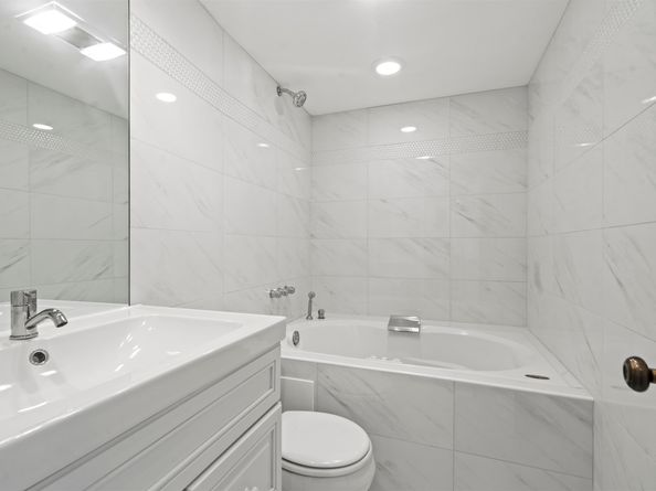100 Manhattan Ave 2307, Union City NJ 07087-5228