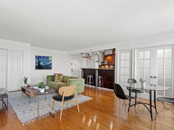 100 Manhattan Ave