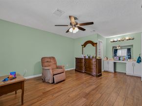 2719 Flintrock Circle, Houston TX 77067