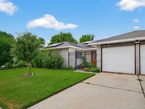 2719 Flintrock Circle, Houston TX 77067
