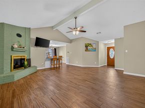 2719 Flintrock Circle, Houston TX 77067
