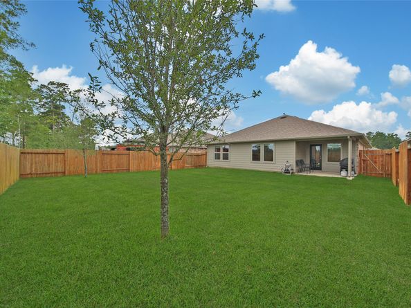 2619 Lost Holly Lane, Conroe TX 77301
