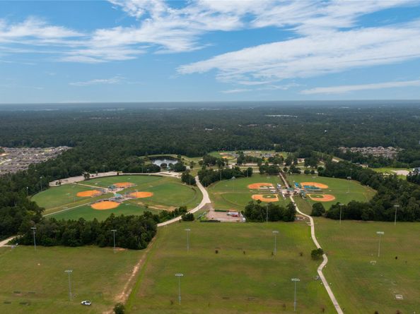 2619 Lost Holly Lane, Conroe TX 77301