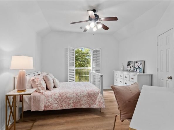 127 N Concord Valley Circle, The Woodlands TX 77382