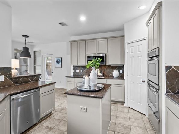127 N Concord Valley Circle, The Woodlands TX 77382