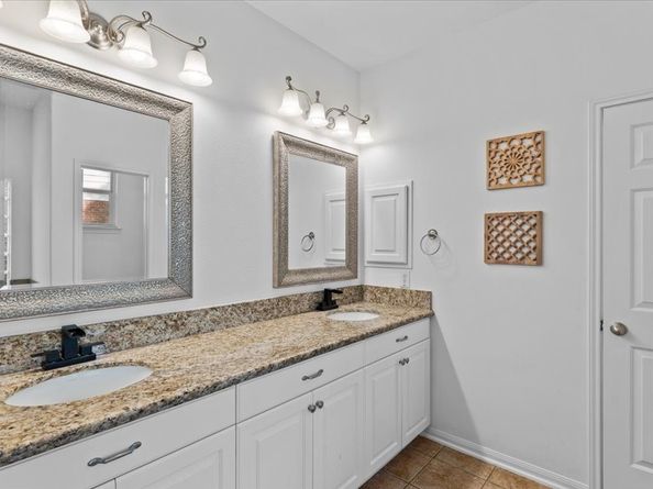 127 N Concord Valley Circle, The Woodlands TX 77382