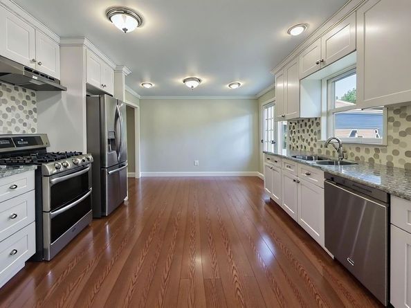 8911 Blankenship Drive, Houston TX 77080