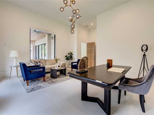 2006 Suffolk Drive, Houston TX 77027