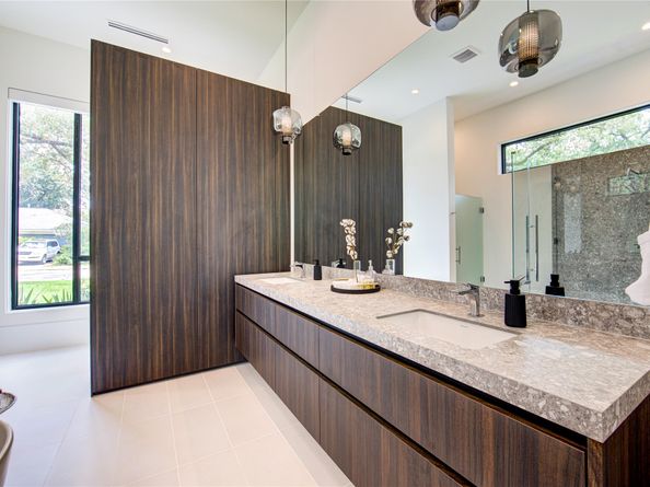 2006 Suffolk Drive, Houston TX 77027