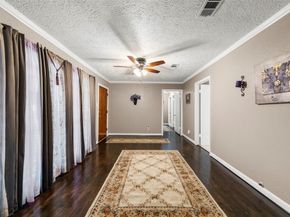 7252 Parker Road, Houston TX 77016