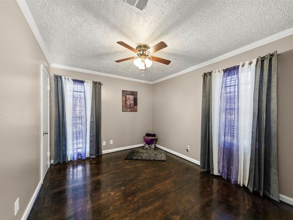 7252 Parker Road, Houston TX 77016