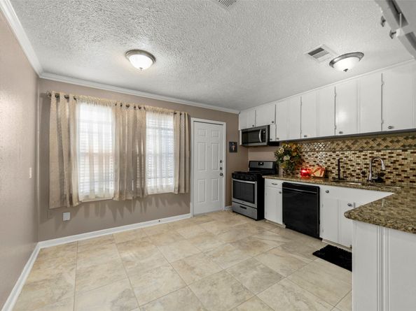 7252 Parker Road, Houston TX 77016