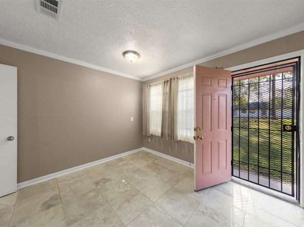 7252 Parker Road, Houston TX 77016