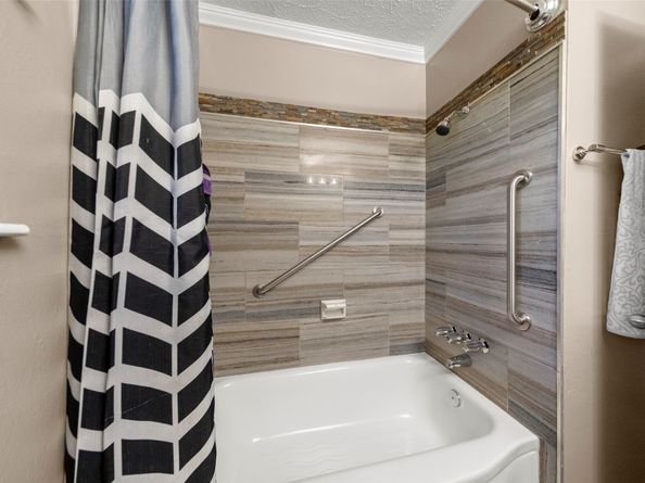 7252 Parker Road, Houston TX 77016