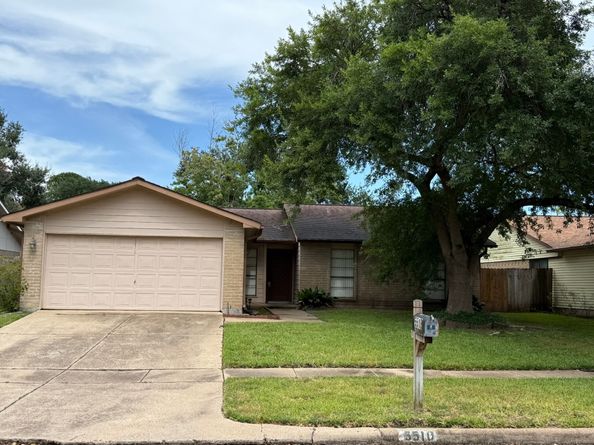 5510 Cairnleigh Drive, Houston TX 77084