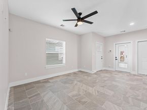 1906 Dismuke Street B, Houston TX 77023