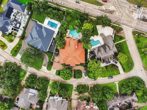 1119 River Glynn Drive, Houston TX 77063