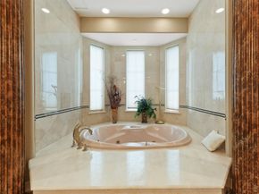 1119 River Glynn Drive, Houston TX 77063