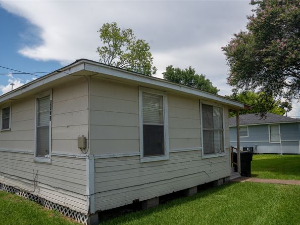 3923 Caplin Street, Houston TX 77026