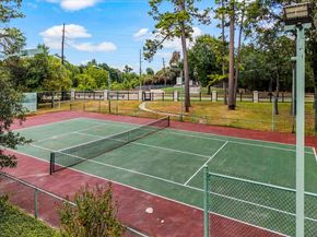 14655 Champion Forest Drive Drive 502, Houston TX 77069