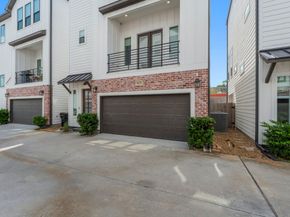 954 Fisher Street E, Houston TX 77018