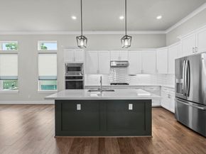 954 Fisher Street E, Houston TX 77018