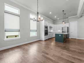 954 Fisher Street E, Houston TX 77018