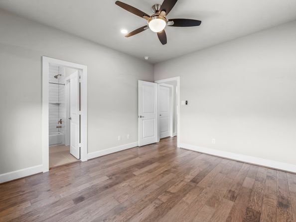 954 Fisher Street E, Houston TX 77018