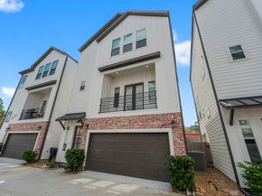 954 Fisher Street E, Houston TX 77018