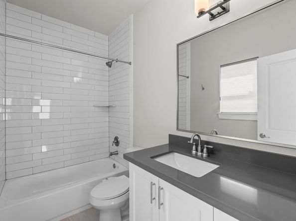 954 Fisher Street E, Houston TX 77018