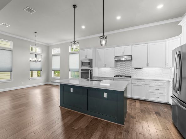 954 Fisher Street E, Houston TX 77018