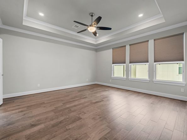 954 Fisher Street E, Houston TX 77018
