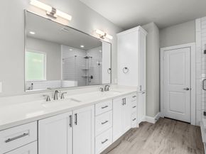 954 Fisher Street E, Houston TX 77018