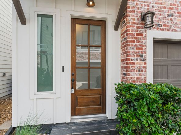 954 Fisher Street E, Houston TX 77018