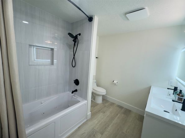 4627 Merwin Street, Houston TX 77027