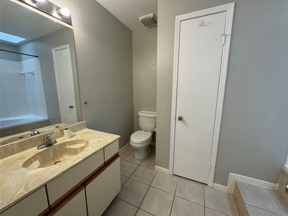 9800 Pagewood Lane 2802, Houston TX 77042