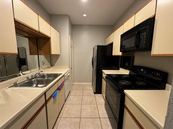 9800 Pagewood Lane 2802, Houston TX 77042