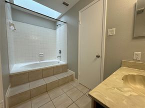 9800 Pagewood Lane 2802, Houston TX 77042
