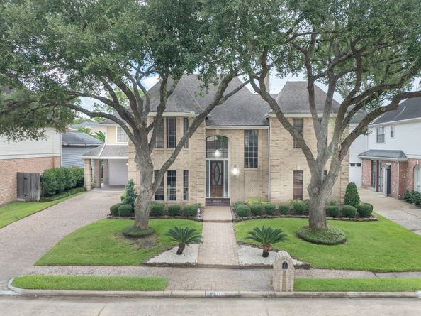 11926 Carriage Hill Drive, Houston TX 77077