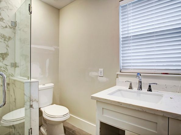 2401 Eagle Street, Houston TX 77004
