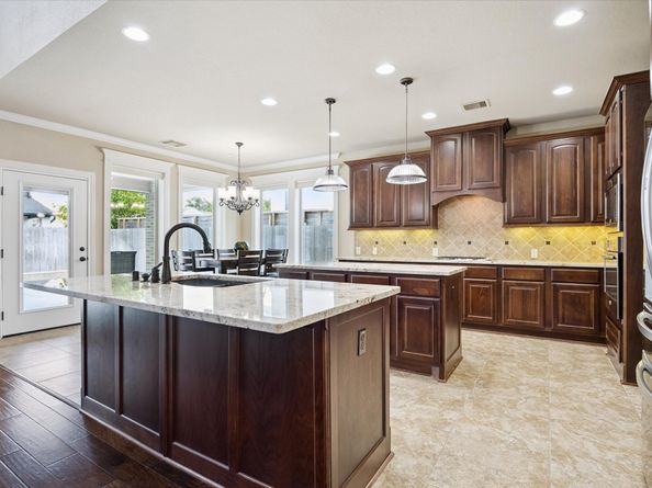 1718 Wakefield Drive, Houston TX 77018