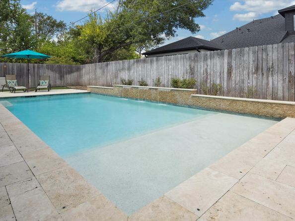 1718 Wakefield Drive, Houston TX 77018
