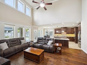 1718 Wakefield Drive, Houston TX 77018