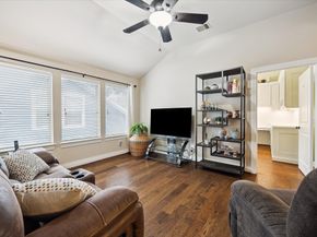 1718 Wakefield Drive, Houston TX 77018